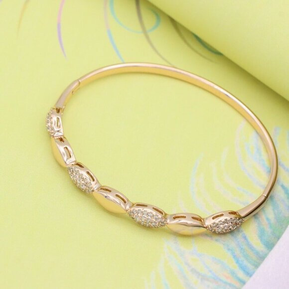 Rose Gold Leaf Pattern CZ Bangle – 2.24 Inch Elegant Bracelet Design, XPBL0535 - Picture 3 of 12